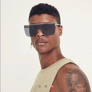 QUAY BLOCKED SUNGLASSES